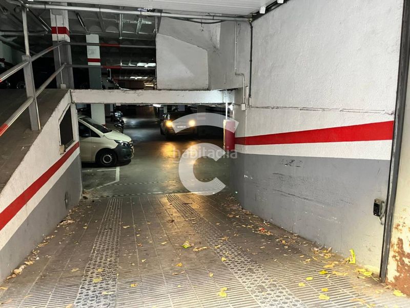 Foto de59525a-4da4-4d4b-826a-1b2d8ec352f1. Aparcament cotxe a Centre Vic