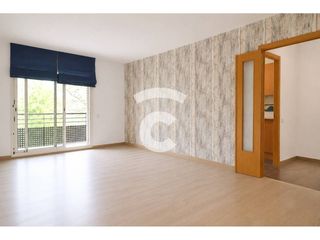 Pis  Calle torell�. Piso en venta en capuchinossanta clarahospital, vic