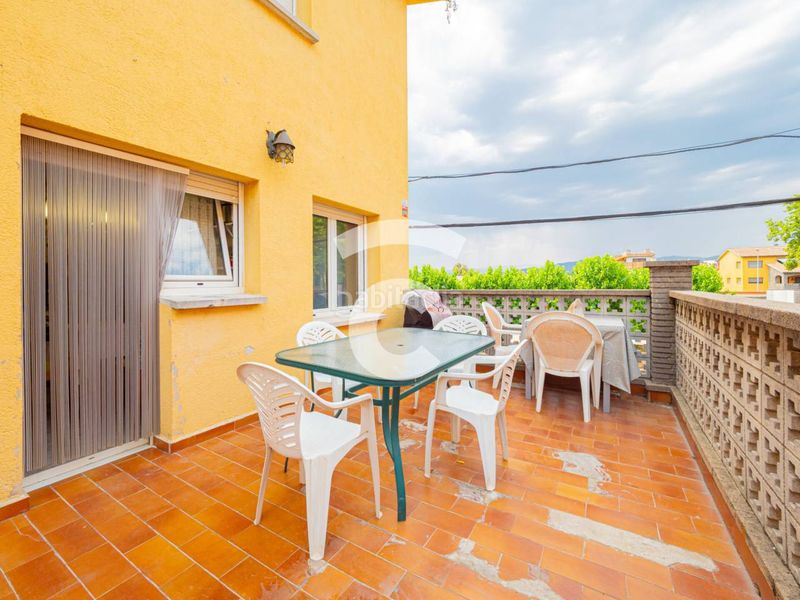 Foto db379cad-b967-432a-9654-cbb822d18084. Casa adossada amb calefacció aparcament a Roda de Ter