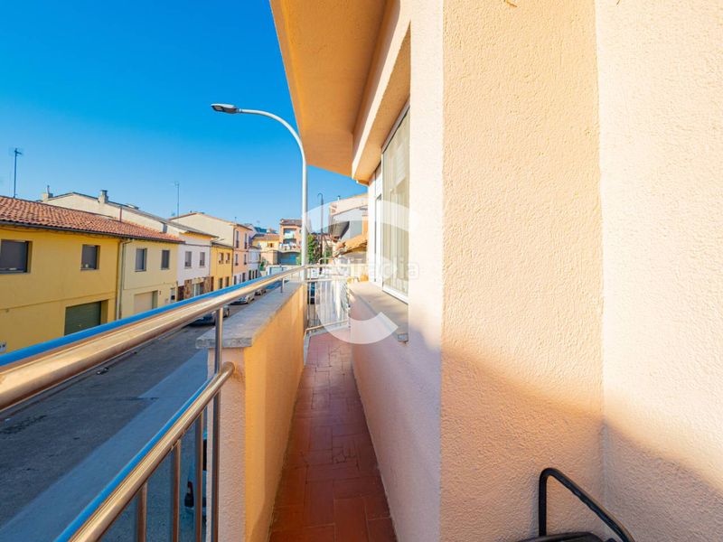 Foto d7f3b205-4e06-40db-ba0f-529b9851044a. Casa amb calefacció aparcament a Manlleu