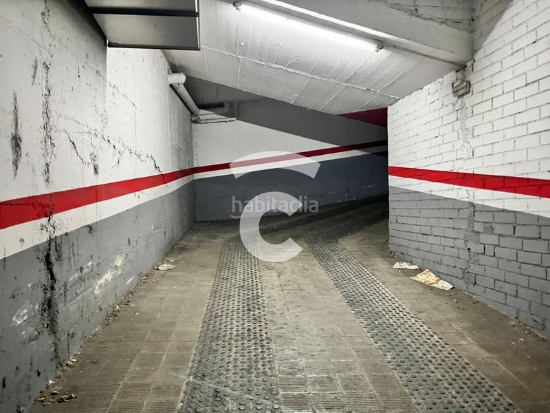 Foto 307b1ee6-39f4-4c1b-986f-bda639c0e86c. Aparcament cotxe a Centre Vic