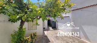 Casa a Montilla. Casa con patio y cochera