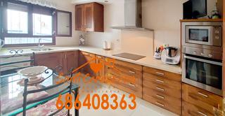Casa a Montilla. Vivienda con gran local en avenida
