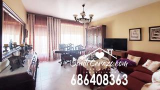 Appartement  Calle la parra. Con 3 dormitorios, 2 salas, muy cerca de mercadona