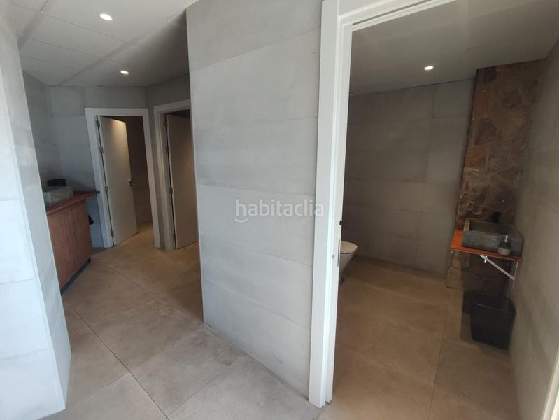 Foto fbd51c61-8a46-43b4-9b05-65bf1a8887ed. Traspaso local comercial traspaso este hermoso y elegante restaurante esquinero en primera línea de mar. en Platja d´Aro
