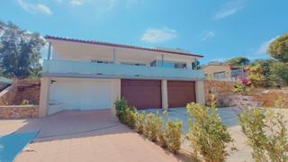 Casa a Carrer fitor 9. Casa para estrenar de 4 dormitorios y 2 buenas terrazas con vist