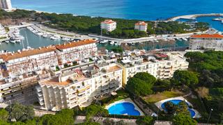 Apartament a Port d´Aro. Fantástico apartamento con vista al canal y cerca de sa conca