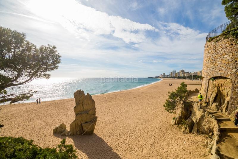 Foto ebbf69f8-8985-443a-a3cd-c8a6038aa5dd. Planta baja exclusiva planta baja en primera línia de mar en Platja d´Aro