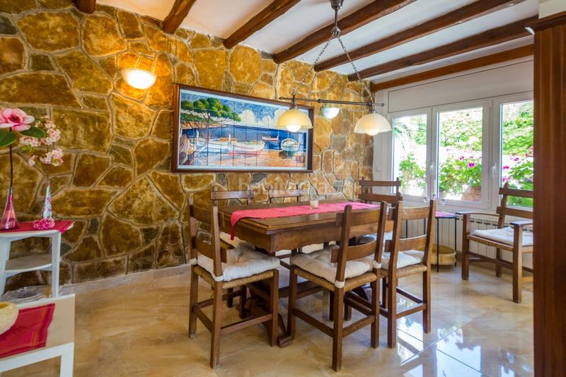 Foto 1d539145-7e11-472e-9245-c46a9cd0489f. Maison avec cheminée chauffage dans Castell d´Aro