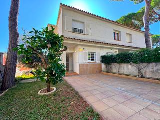 Casa adossada a Carrer josep maria gironella 15. Casa adosada en platja d'aro