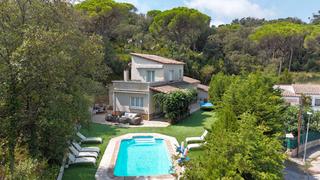 Casa  Carrer isidre nonell. Casa ideal en la costa brava con licencia turística