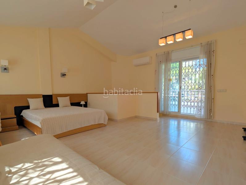 Foto 19cf0ff0-cf88-4454-8e62-782f9c879521. Casa aparellada a carrer hortènsia 4 a Los Pinos-Politur Platja d´Aro