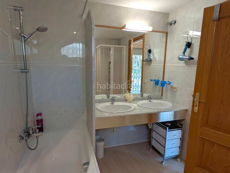 Foto 438f7c47-118a-4260-92ca-8a9be98e8ec5. Casa aparellada a carrer hortènsia 4 a Los Pinos-Politur Platja d´Aro