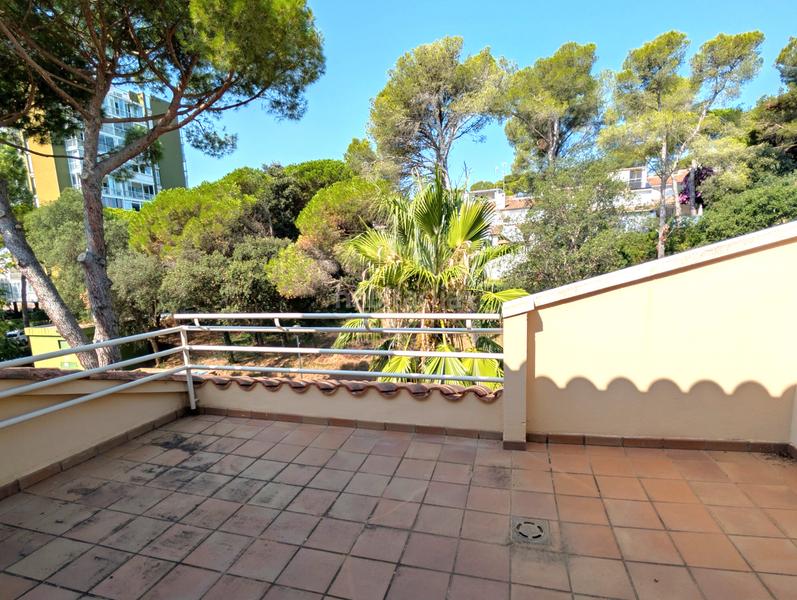 Foto e8f46d1c-eb89-404b-9e89-05ea5d4115a7. Casa bifamiliare in carrer hortènsia 4 in Los Pinos-Politur Platja d´Aro