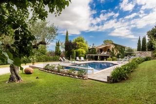 Country house in Avinguda de carles de fortuny 6