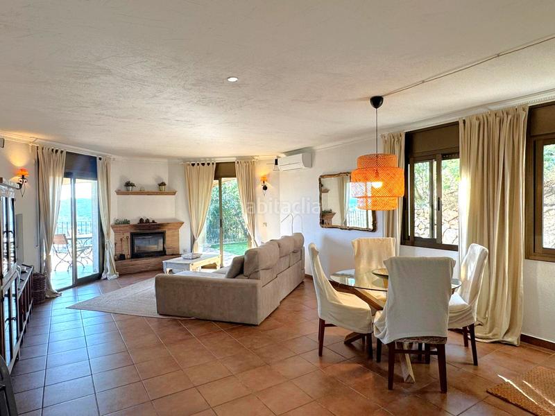 Foto 11e86f6a-9d82-4e94-96bb-4f0b81509c28. Maison avec cheminée chauffage parking piscine dans Calonge