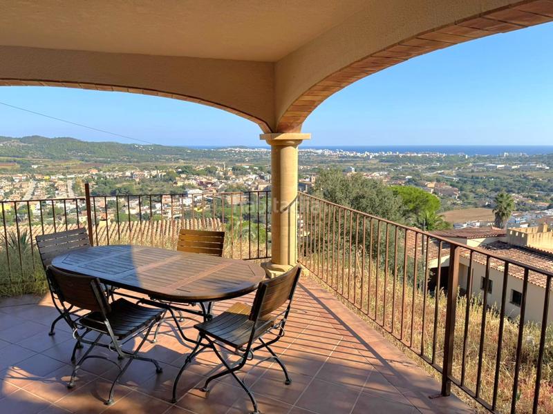 Foto 39844d21-8312-4801-b996-bdc28695bd32. Maison avec cheminée chauffage parking piscine dans Calonge