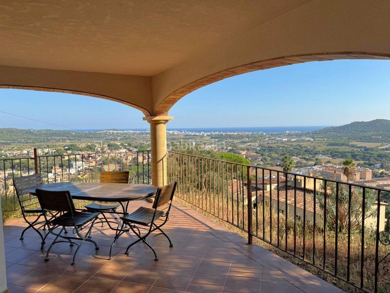 Foto 7025aee6-b7c0-4c5f-8390-7814ed9a3014. Maison avec cheminée chauffage parking piscine dans Calonge