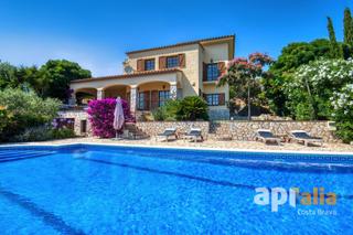 Casa en Mas Pere-Río de Oro. Casa aislada en calonge con vistas al mar