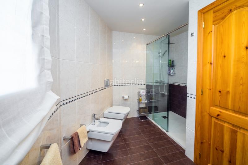 Foto 6d9b9b81-c463-4e80-a75b-032c7f3be113. Casa adossada amb calefacció aparcament a Fenals Platja d´Aro