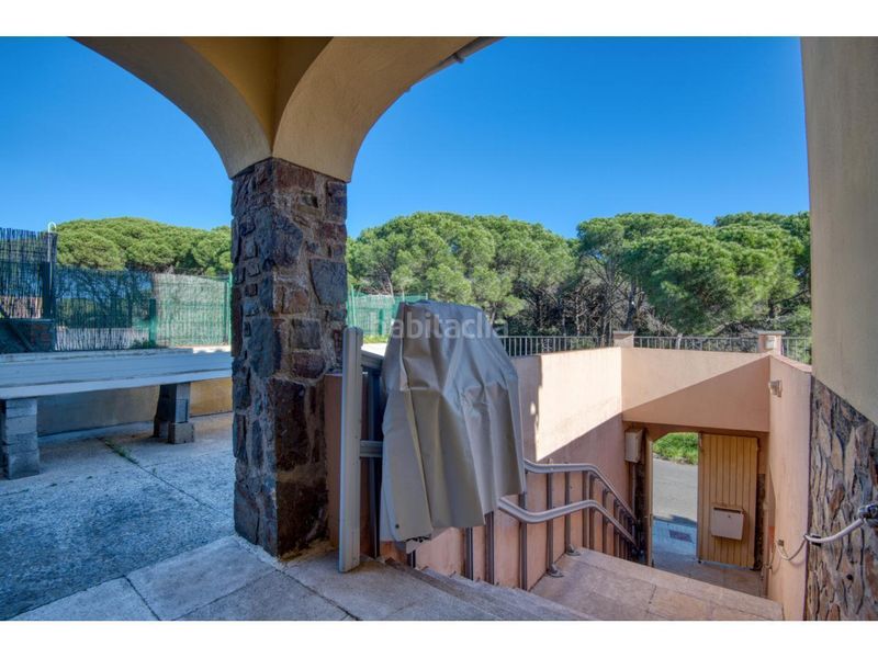 Foto 25b0f9f6-5a5a-47b3-ade5-94bc9f276436. Casa amb aparcament piscina a Castell d´Aro