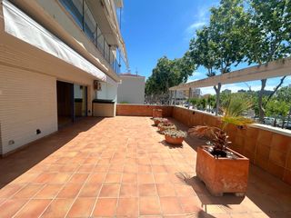 Apartment  Carrer escoles 17. ¡magnífico apartamento en el corazón de platja d'aro!