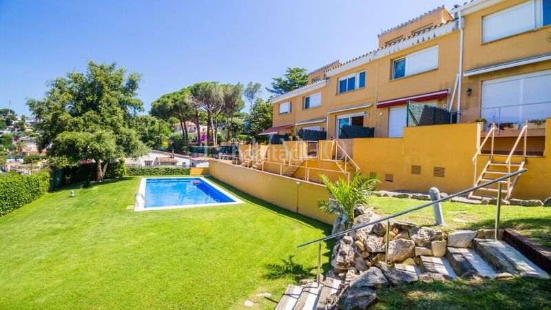 Foto 86dbd5b8-5c25-4aa7-8016-4ecf01be7497. Casa adossada a Los Pinos-Politur Platja d´Aro