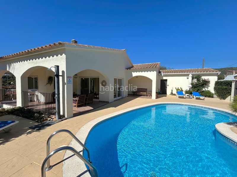 Foto 555c6b45-ba28-4fb2-be1d-29e37fb15f90. Casa amb xemeneia calefacció aparcament piscina a Calonge