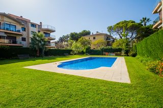 Appartement  Carrer xaloc 5. Piso con piscina de 3 habitaciones en platja d'aro