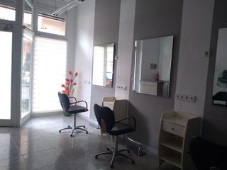 Rent Business premise in Temple. Alquiler peluquería en tortosa