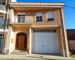 House in Urbanitzacions. Gran casa unifamiliar en zona campredótortosa