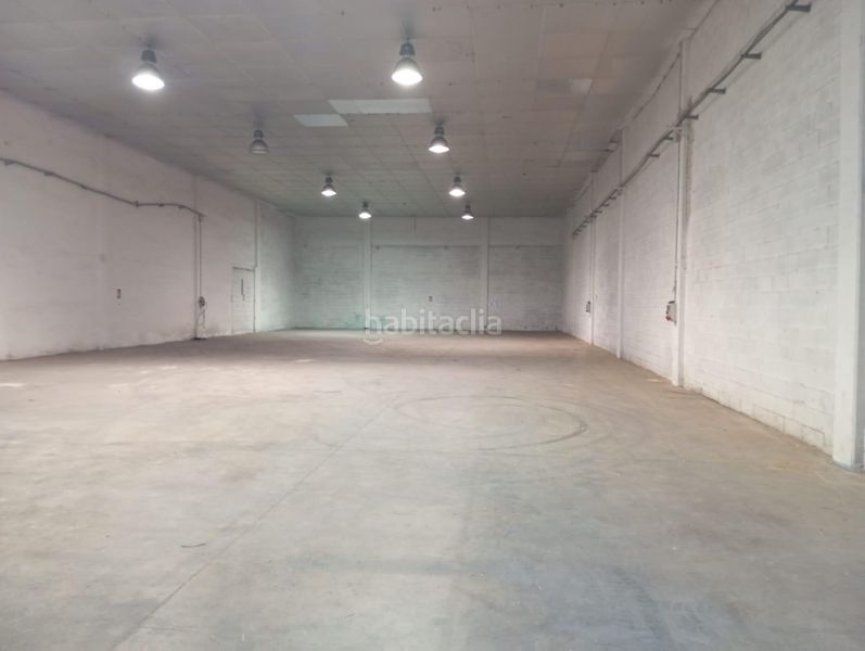 Foto 5c4ef1c4-b9e4-46ab-b426-204aab593366. Local comercial a Urbanitzacions Tortosa