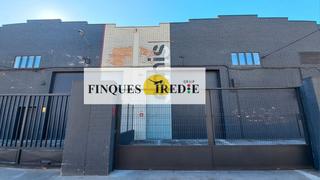 Local commercial à Urbanitzacions. Es ven nau industrial  polígon baix ebre, campredó tortosa