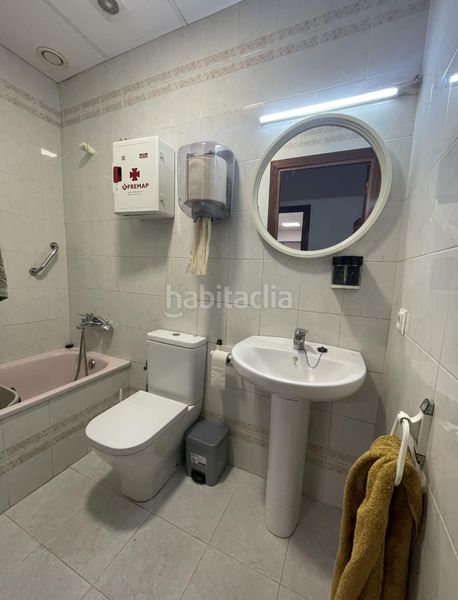 Foto 18248ef4-e7d2-4d66-8a76-8a2c5b29d1ac. Local comercial a Roquetes