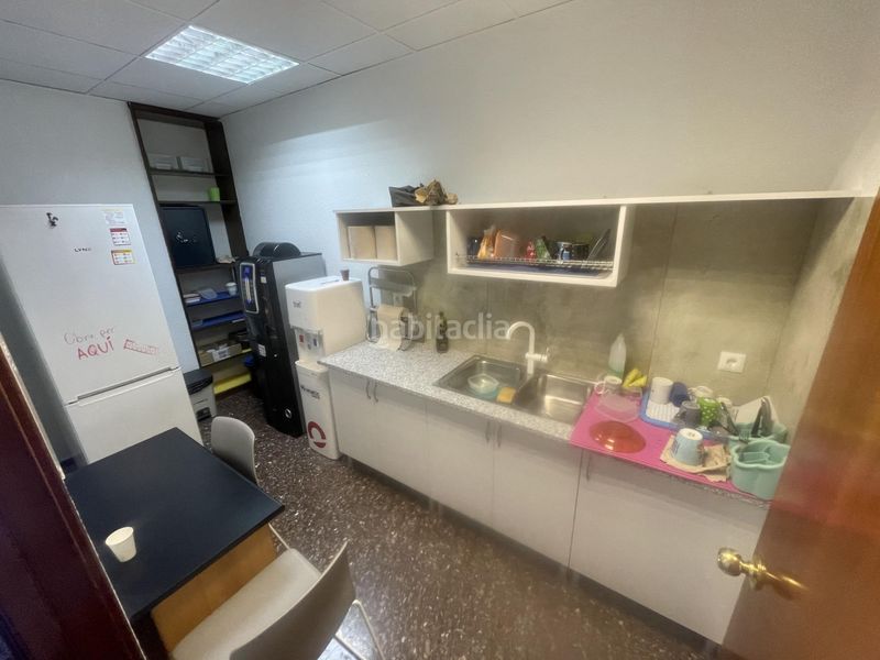 Foto f74baeb4-e6c9-4d2c-8b01-c52e8b9f952e. Local comercial a Roquetes