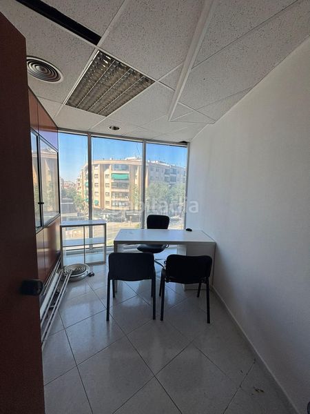 Foto 62443948-84f6-4bd3-8f1d-7d4548aa3cf7. Ufficio con parcheggio in Llevant Reus