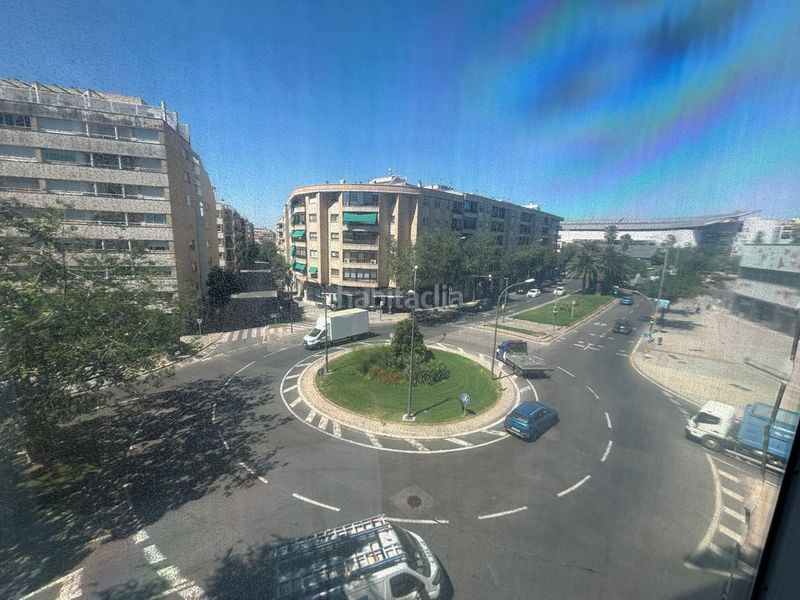 Foto dc10eeef-fe51-4ff9-8cd4-cde6adc490a6. Ufficio con parcheggio in Llevant Reus