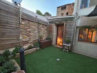 House in Alfara de Carles. Casa con encanto rústico, patio y vistas al parc natural dels po