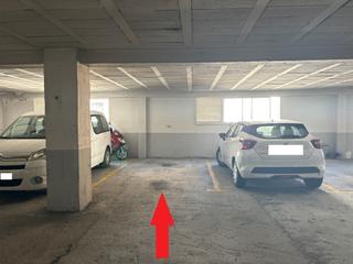 Parking coche en Rúa de pi y margall 70