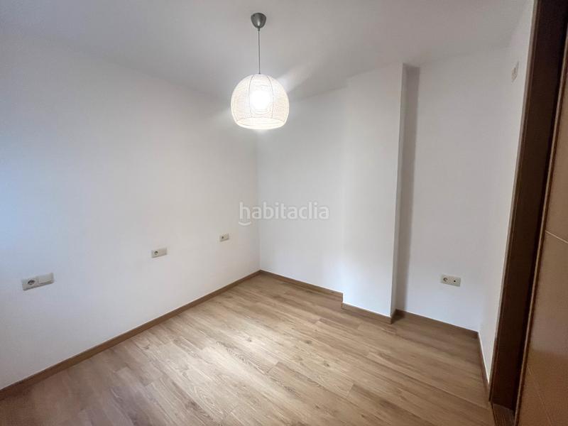 Foto dc24f11d-fd45-4ee5-a7ea-61b0f960d2a4. Alquiler piso dos dormitorios, cocina equipada, trastero en Vigo
