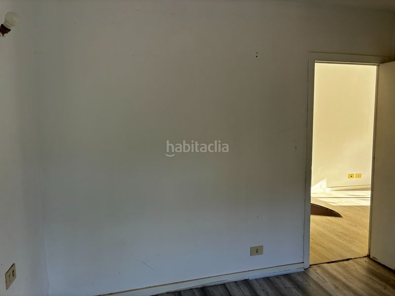 Foto 644d1b0b-8777-4bdd-826f-f0a365efacd2. Casa pareada en Teis Vigo