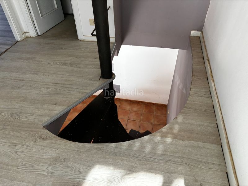 Foto c5d79a56-85ce-424e-ac4b-c76e36669ca9. Casa pareada en Teis Vigo