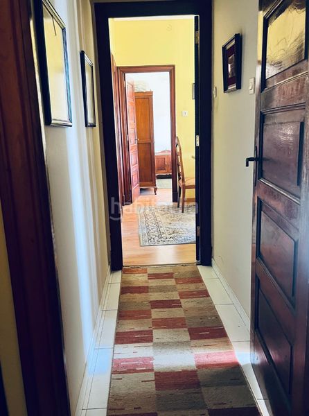 Foto 753d2337-16c8-4961-98c9-b267673cd379. Casa amb aparcament a Teis Vigo
