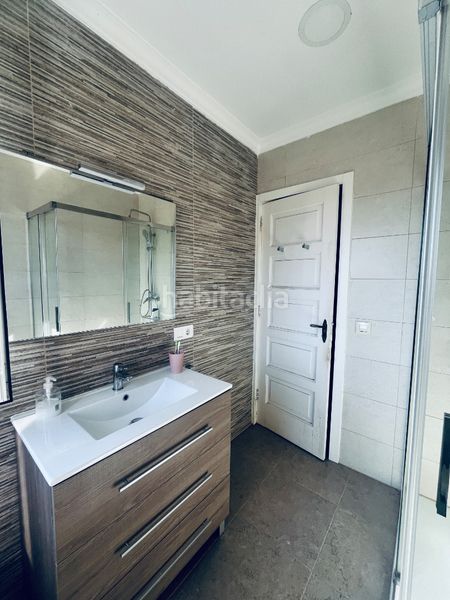 Foto eaca9026-b30e-4168-91bc-c1ce06f32207. Casa amb aparcament a Teis Vigo