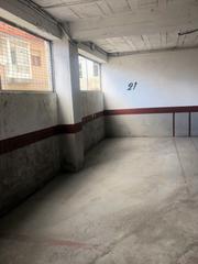 Aparcament cotxe a Rúa de sanjurjo badía 161