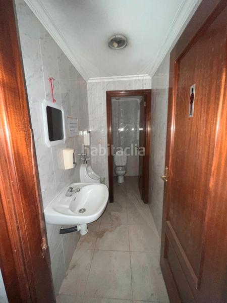 Foto fbe4e525-1623-4a4e-a6e2-1f7c4dbe7290. Lloguer local comercial a rúa de sanjurjo badía 106 a Vigo