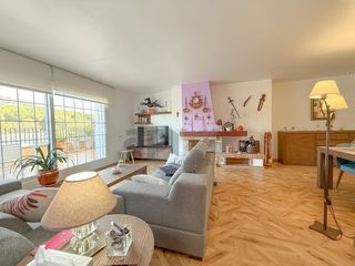 Piccolo appartamento  Avenida frederic mistral. Atico con gran terraza privada y garaje