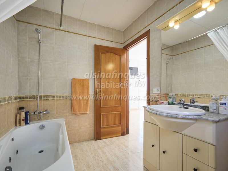 Foto 2881529f-0e25-47d1-8ab8-b997738f11de. Casa amb aparcament piscina a Lloret Verd - Els Pinars Lloret de Mar
