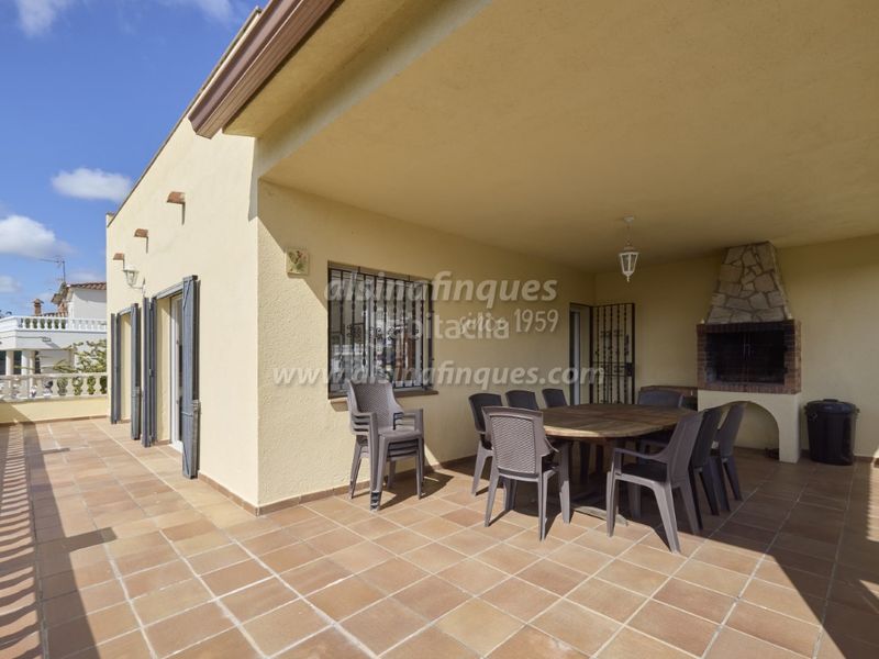 Foto 5dd5c972-7756-4748-872e-a1eabcf193ab. Casa amb aparcament piscina a Lloret Verd - Els Pinars Lloret de Mar
