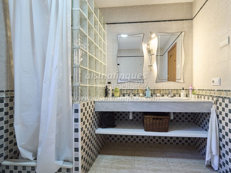 Foto 7a50c0f1-894f-4739-8d0f-fddb3da1ddea. Casa amb aparcament piscina a Lloret Verd - Els Pinars Lloret de Mar